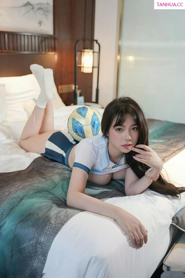   [XiuRen]高清写真图 2025.07.31 No.10606 软情 足球队服第54张图片